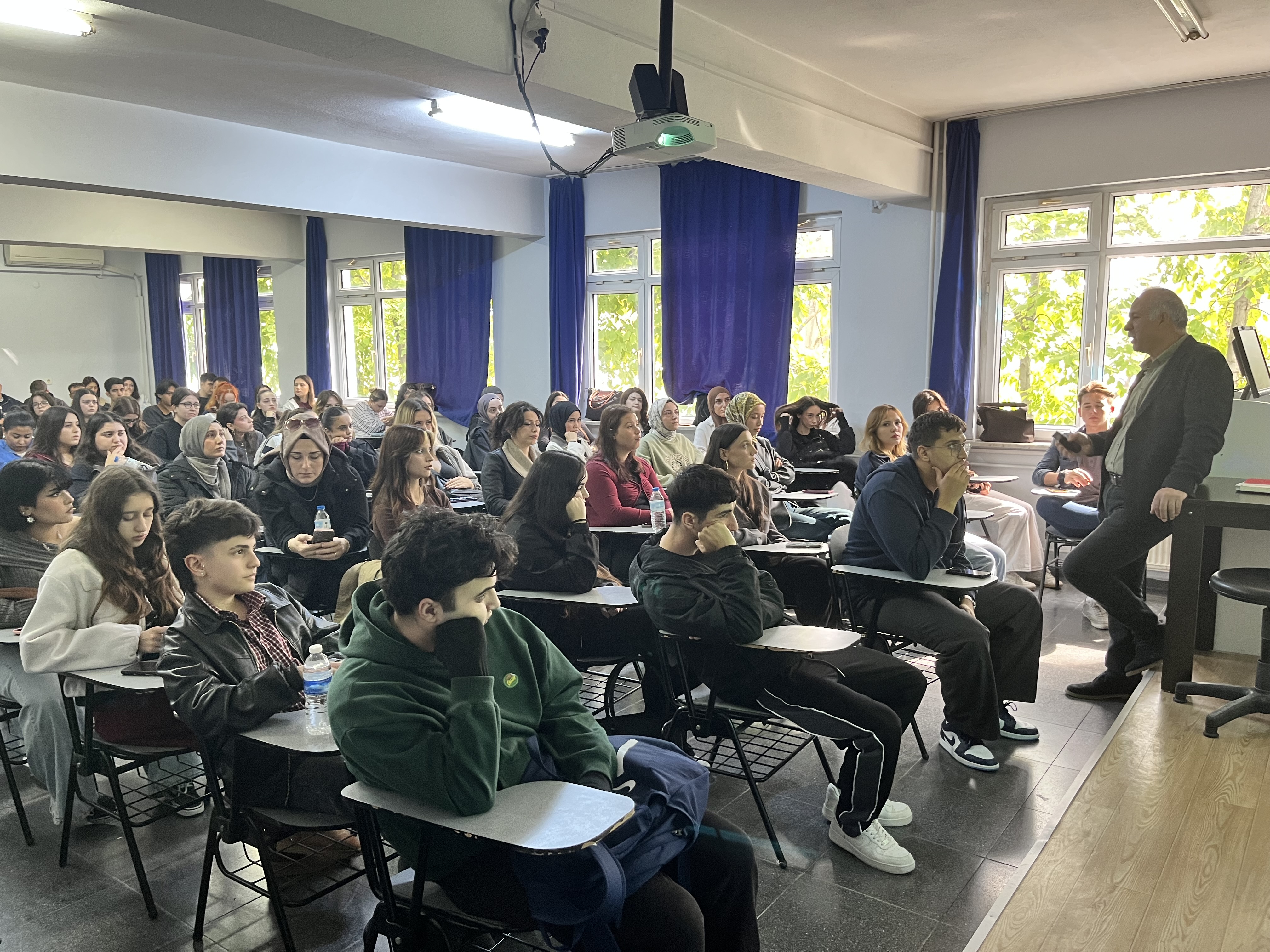 Mustafakemalpaşa MYO’da Öğrencilere Yönelik Oryantasyon Programı Gerçekleştirildi